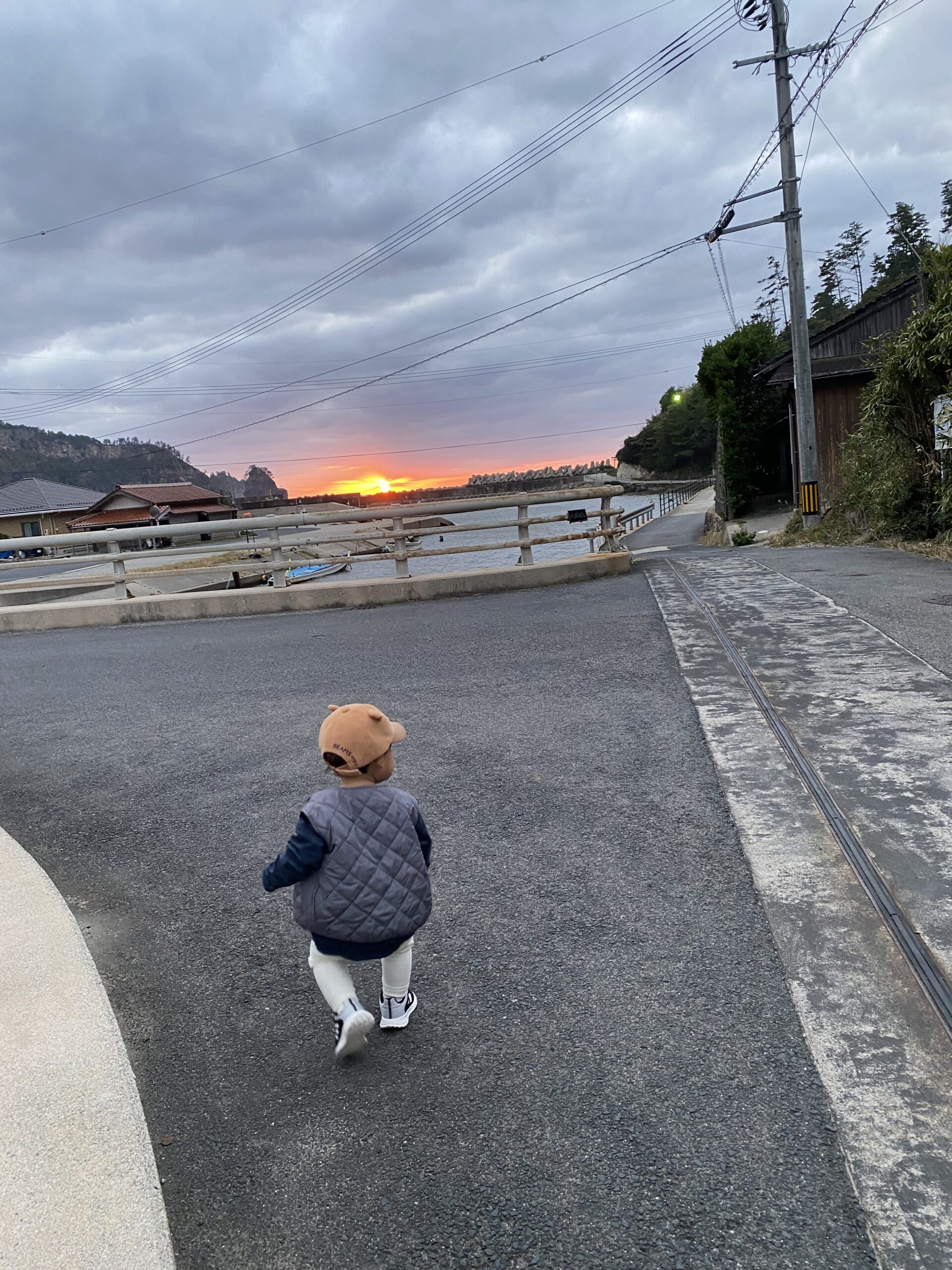 夕暮れの久見集落